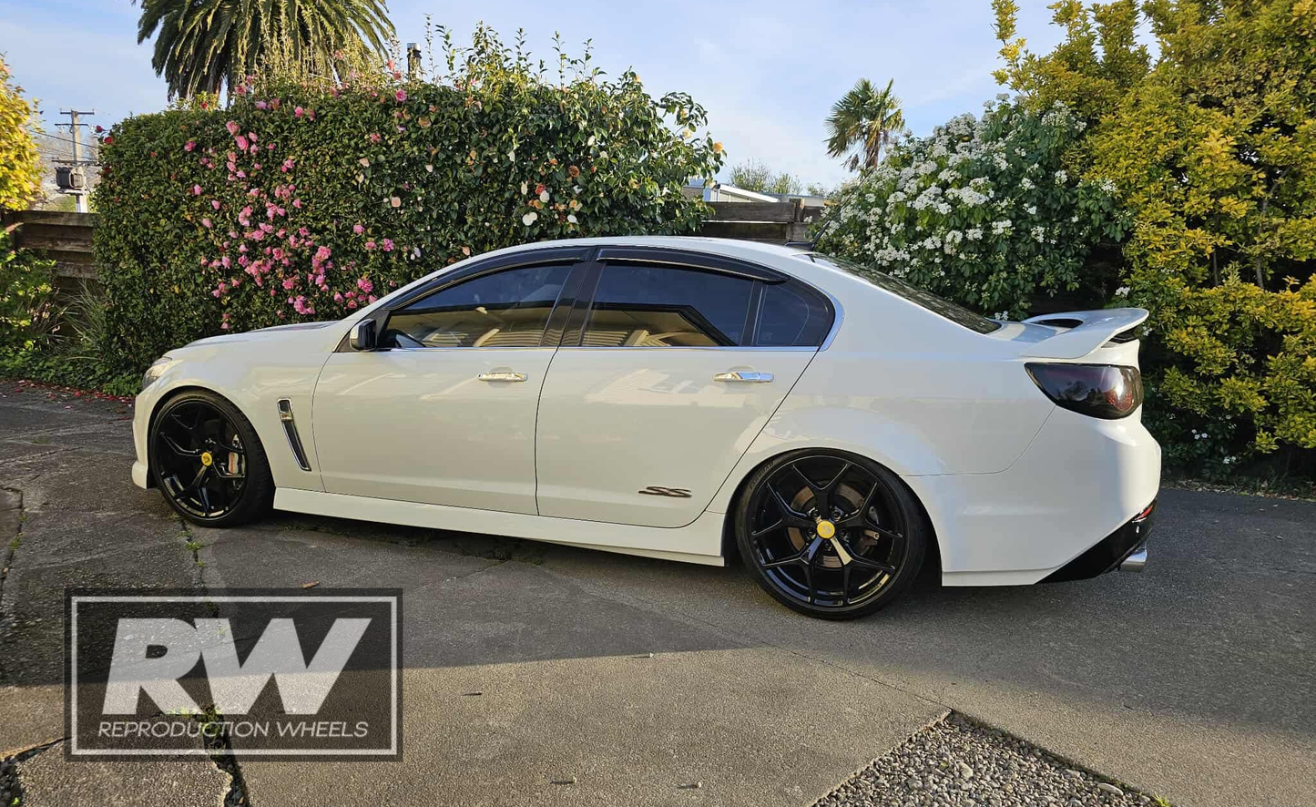 GEN-F2 GTSR SV Panorama 20 inch Gloss Black REPLICA Wheels
