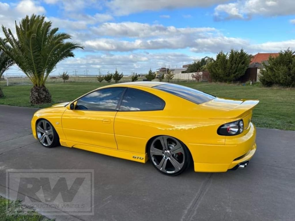 VY GTS Hammerhead 19 inch Hyper Black REPLICA Wheels